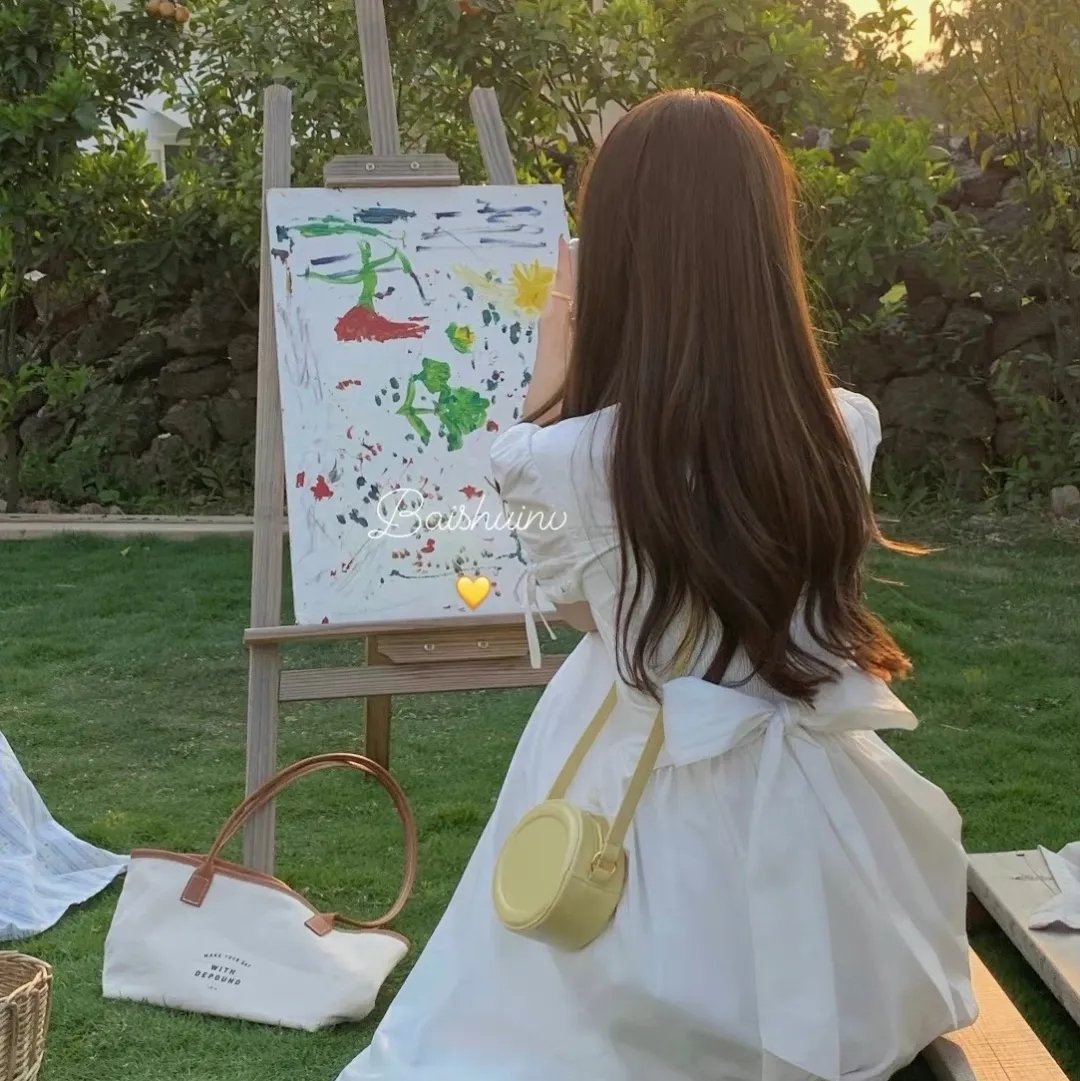 有色彩的女子